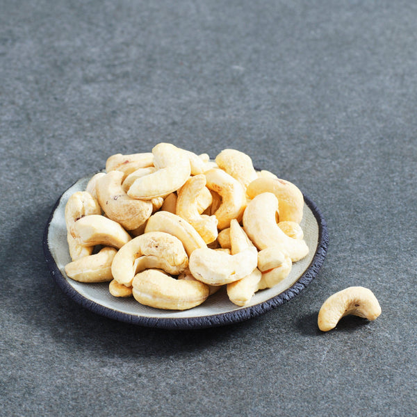 Organic raw Cashew nuts in a bowl